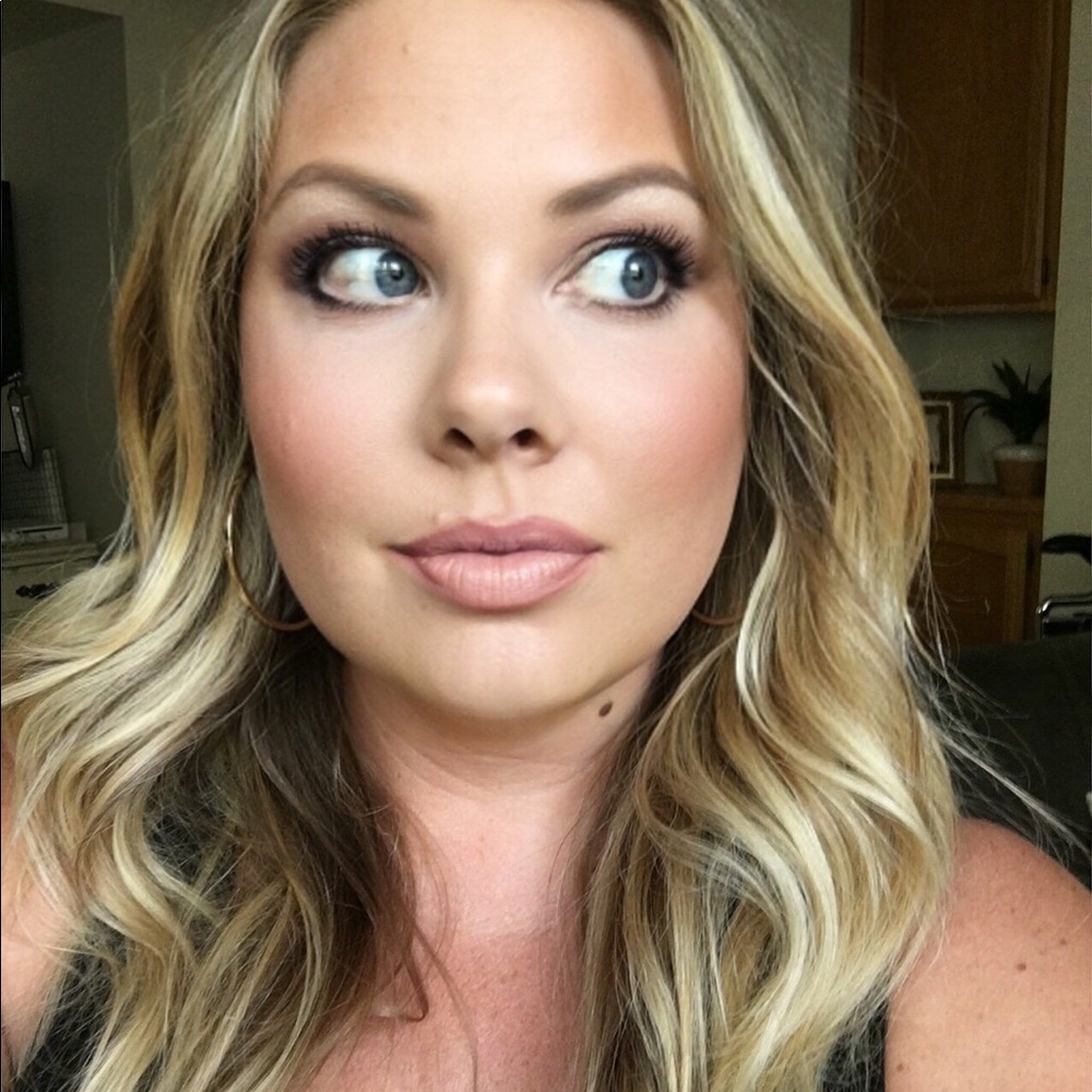 Meet your Posher, Amanda